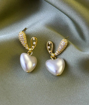 'Te Amo’ Twisted Half Hoop Pearl Earrings